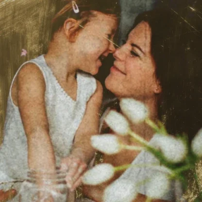 photo-of-mother-and-daughter-by-Tree-Memories-Digita-2 Little girl looking lovingly at her mother